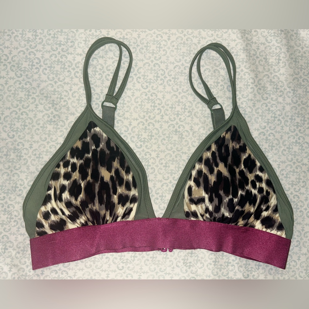 🌴Body Glove Bikini Top 2/$15 or 3/$20 - Picture 3 of 4